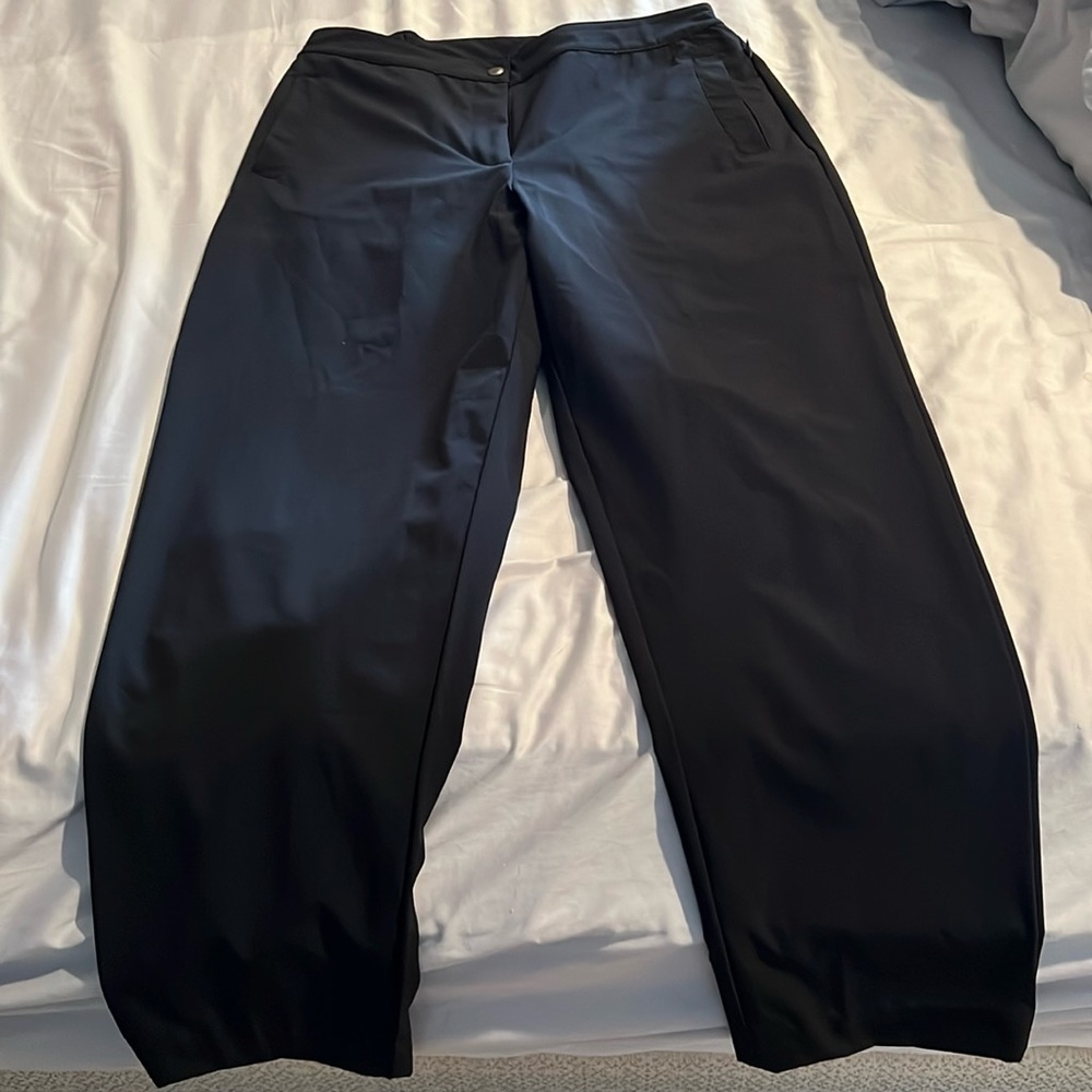 Chico’s women’s Zenergy black activewear size 8 (Chicos size 1)